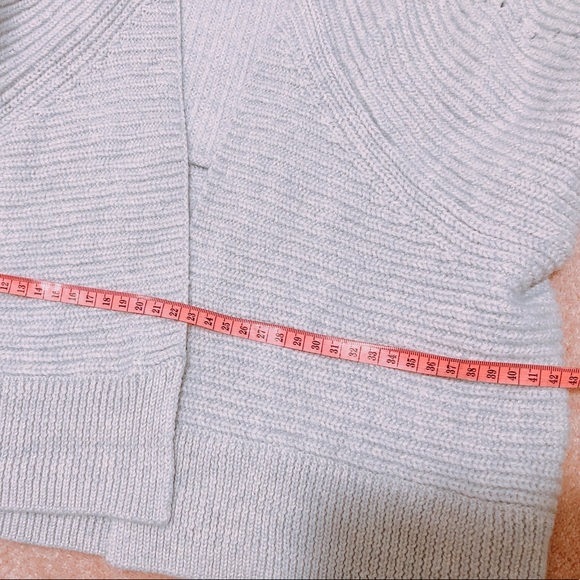 90% new Classic Wilfred Aritzia sweater - Picture 9 of 9